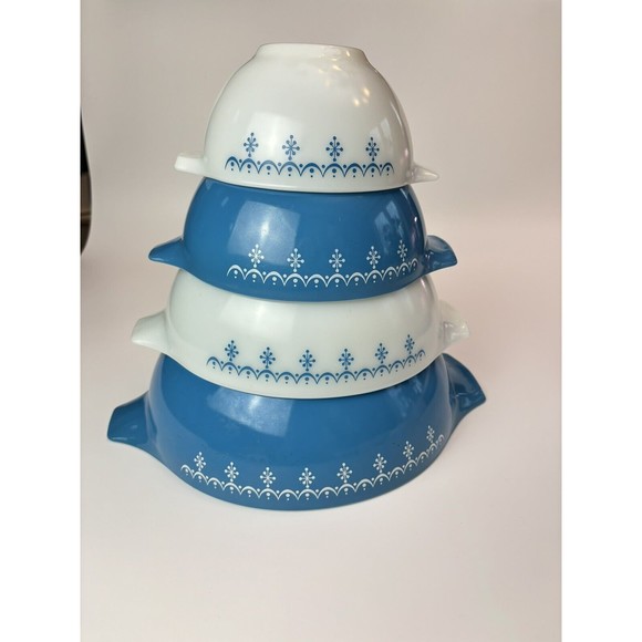 Vtg Set of 4 Pyrex Snowflake Cinderella Garland Nesting Mixing Bowls With Stands - Picture 11 of 11